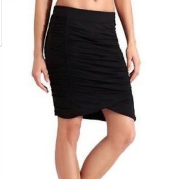 Athleta Dresses & Skirts - Athleta black ruched twisted midi skirt